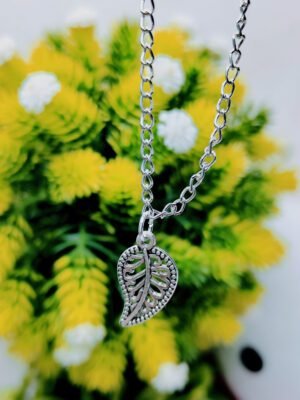 intricate-filigree-leaf-pendant