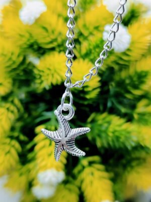 intricate-filigree-leaf-pendant