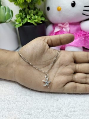 intricate-filigree-leaf-pendant