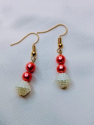 coral-pearl-textured-dangle-earrings